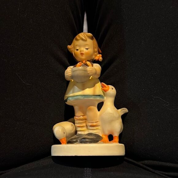 Goebel Other - Vintage M J Hummel Figurine. Be Patient. gh7